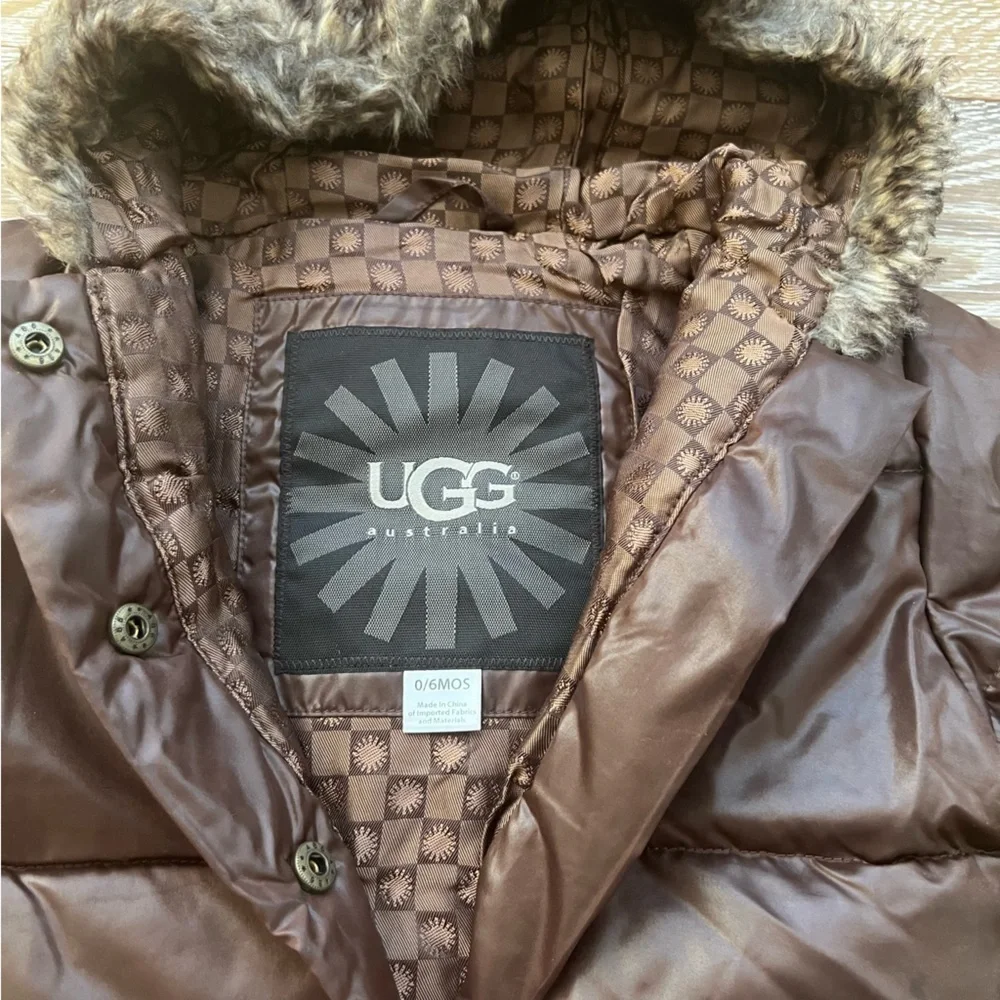 UGG Baby Snowsuit Tohono Bunting Sleeping Bag sz. 0-6 mos